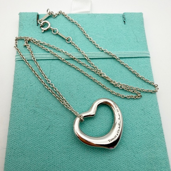 Tiffany & Co. 22mm Elsa peretti open heart pendant on a 16” thick chain - Picture 5 of 9